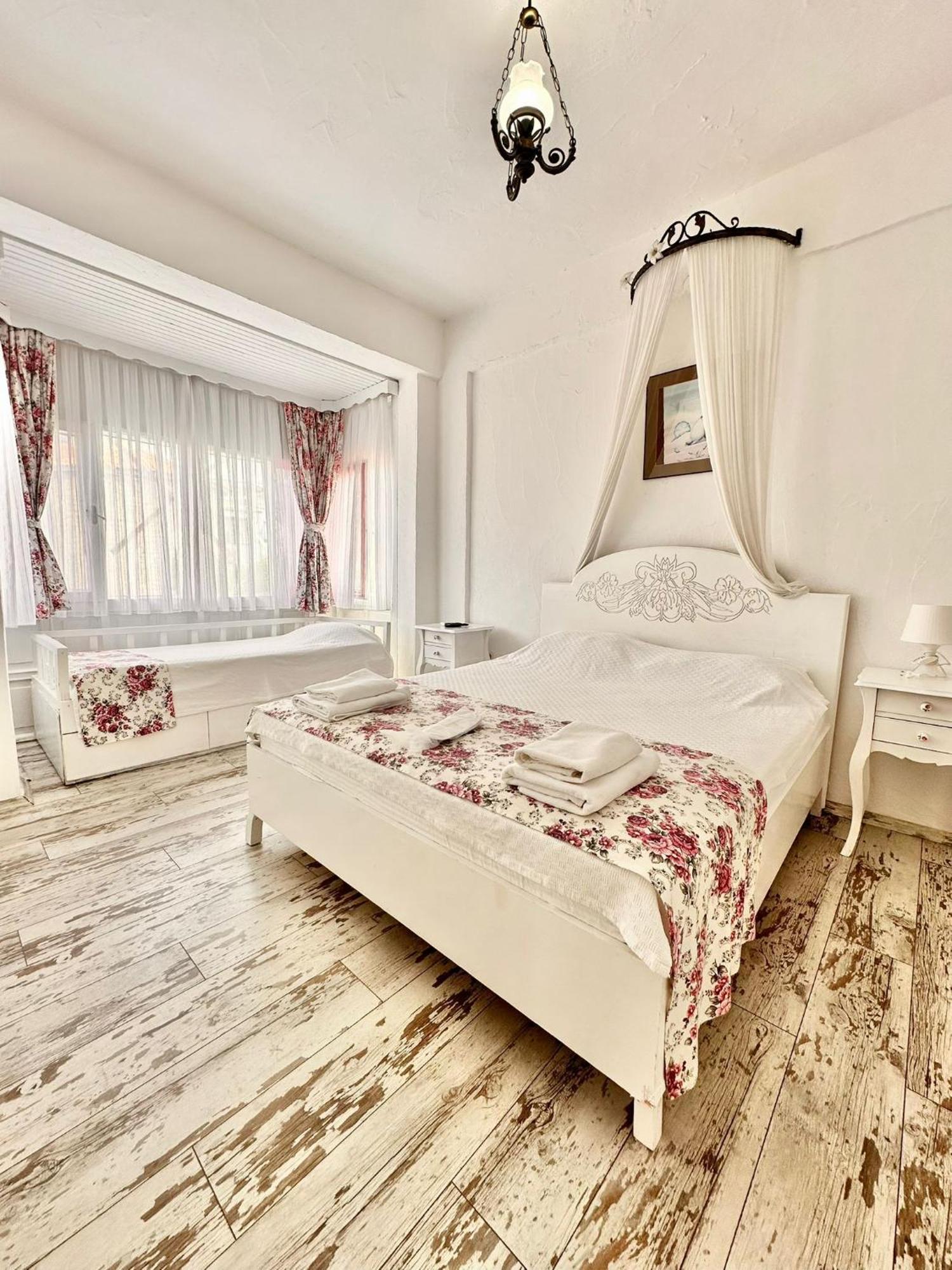 Aisem By Hire Hotel Alaçatı Eksteriør billede